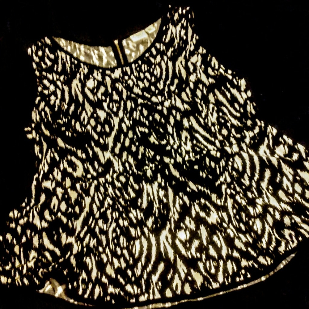 Top - Picture 2 of 2